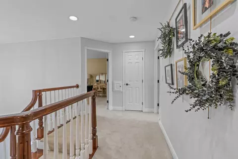 Entry Way - 601 E Carrington Ln, Appleton, WI 54913 photo 6 of 11