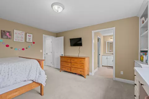Bedroom - 601 E Carrington Ln, Appleton, WI 54913 photo 7 of 10