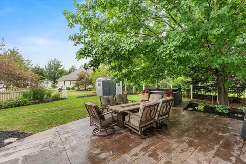 Exterior - 601 E Carrington Ln, Appleton, WI 54913 photo 4 of 16