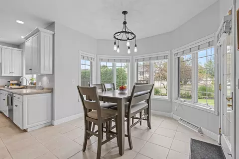 Dining - 601 E Carrington Ln, Appleton, WI 54913 photo 2 of 2