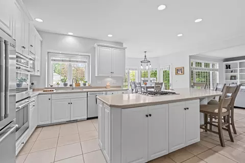 Kitchen - 601 E Carrington Ln, Appleton, WI 54913 photo 4 of 7