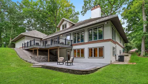 255 Traders Point Ln, Green Bay, WI 54302