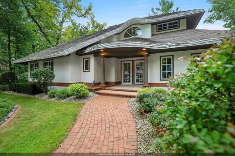 255 Traders Point Ln, Green Bay, WI 54302