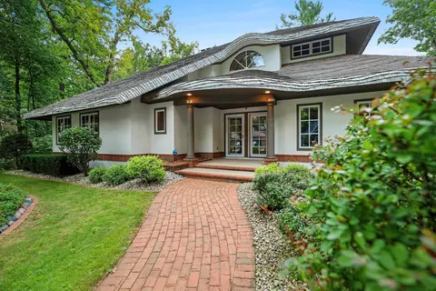255 Traders Point Ln, Green Bay, WI 54302