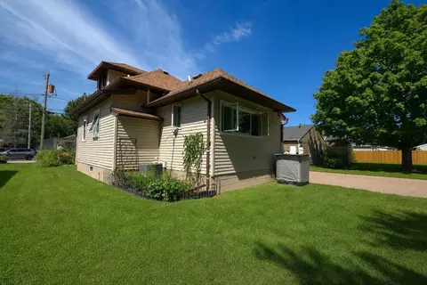 129 Plummer Ave, Neenah, WI 54956
