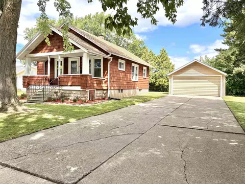 808 7th St, Green Bay, WI 54304