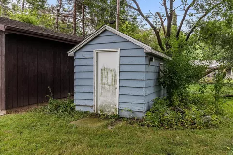 Exterior - 1530 S Walden Ave, Appleton, WI 54915 photo 10 of 11
