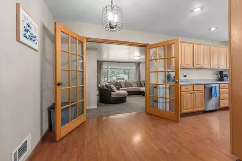 Entry Way - 1530 S Walden Ave, Appleton, WI 54915 photo 1 of 2