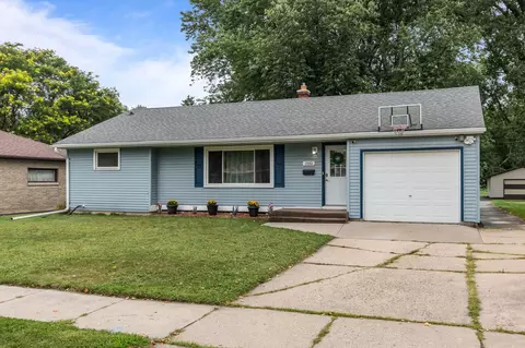 Exterior - 1530 S Walden Ave, Appleton, WI 54915 photo 11 of 11