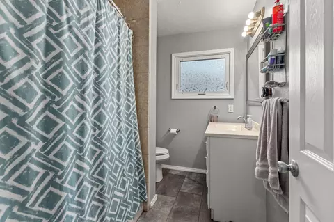Bath - 1530 S Walden Ave, Appleton, WI 54915 photo 1 of 2