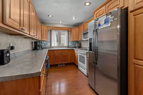 Kitchen - 1530 S Walden Ave, Appleton, WI 54915 photo 3 of 3