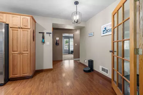 Entry Way - 1530 S Walden Ave, Appleton, WI 54915 photo 2 of 2