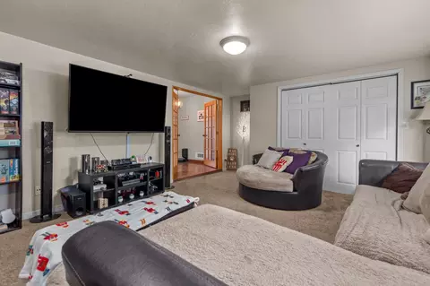 Living - 1530 S Walden Ave, Appleton, WI 54915 photo 5 of 5
