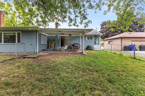 Exterior - 1530 S Walden Ave, Appleton, WI 54915 photo 9 of 11