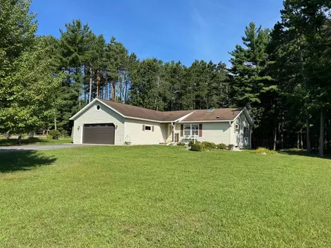 e846 Arrowhead Drive, Waupaca, WI 54981