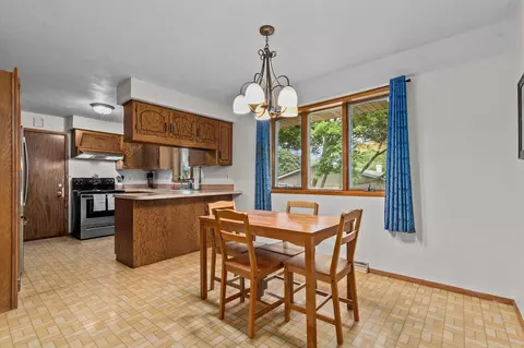 Dining - 1400 S Chickadee Ln, Appleton, WI 54915 photo 2 of 3