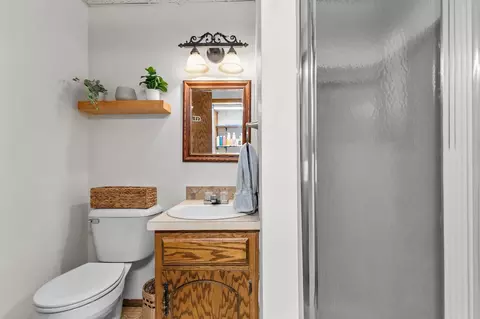Bath - 1400 S Chickadee Ln, Appleton, WI 54915 photo 3 of 3
