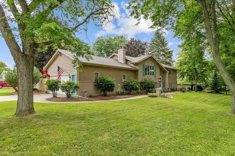 Exterior - 1400 S Chickadee Ln, Appleton, WI 54915 photo 10 of 10