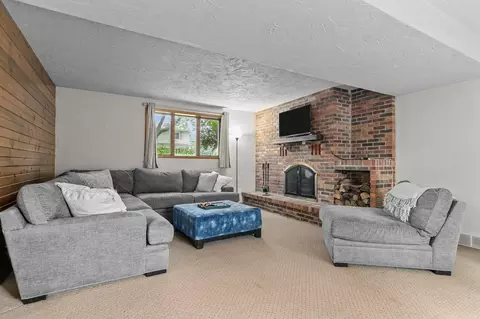 Living - 1400 S Chickadee Ln, Appleton, WI 54915 photo 4 of 4