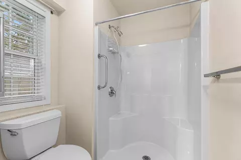 Bath - 2936 N Appleton St, Appleton, WI 54911 photo 5 of 5
