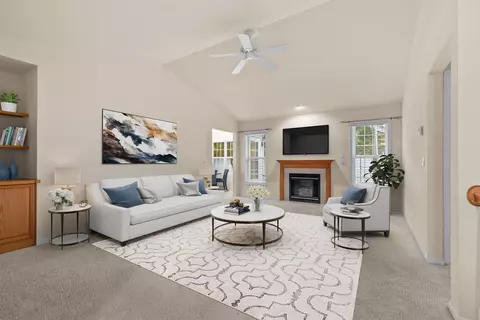 Living - 2936 N Appleton St, Appleton, WI 54911 photo 4 of 4