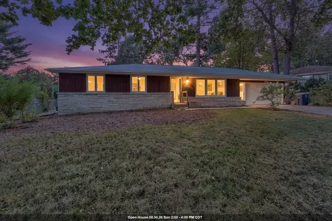 1669 Forest Glen Dr, Green Bay, WI 54304