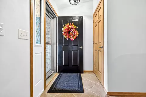 Entry Way - 2624 E Sundance Dr, Appleton, WI 54913 photo 1 of 4