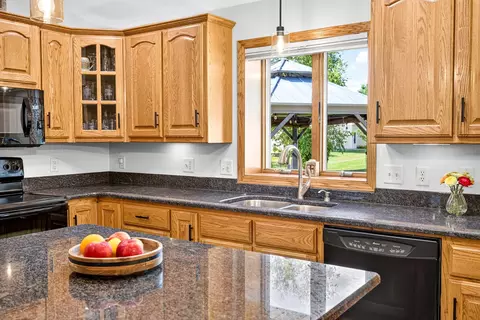 Kitchen - 2624 E Sundance Dr, Appleton, WI 54913 photo 3 of 6