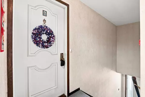 Entry Way - 3184 Justin Ct # 6, Appleton, WI 54914 photo 2 of 2