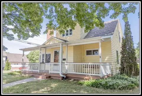 615 Buck St, New London, WI 54961