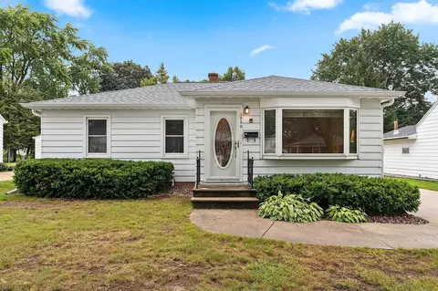 1256 Marian Ln, Green Bay, WI 54304