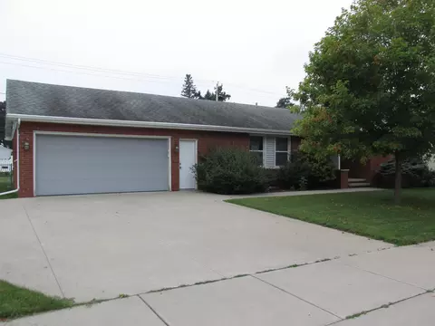 Exterior - 1047 E Pershing St, Appleton, WI 54911 photo 3 of 8