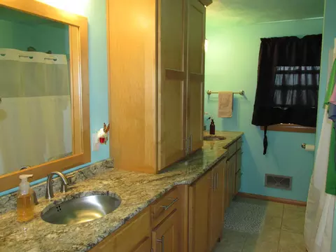 Bath - 1047 E Pershing St, Appleton, WI 54911 photo 1 of 3