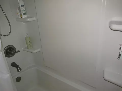 Bath - 1047 E Pershing St, Appleton, WI 54911 photo 2 of 3
