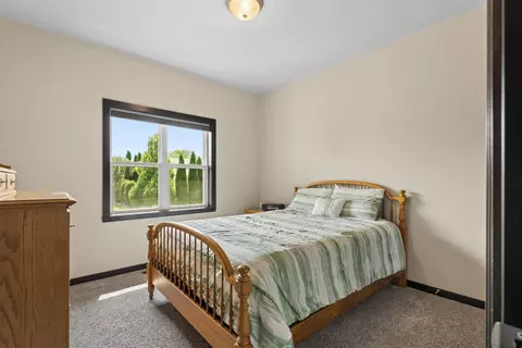 Bedroom - 2127 W Kohl Dr, Appleton, WI 54913 photo 3 of 6