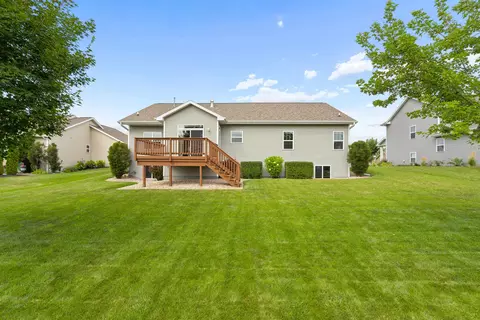 Exterior - 2127 W Kohl Dr, Appleton, WI 54913 photo 7 of 8