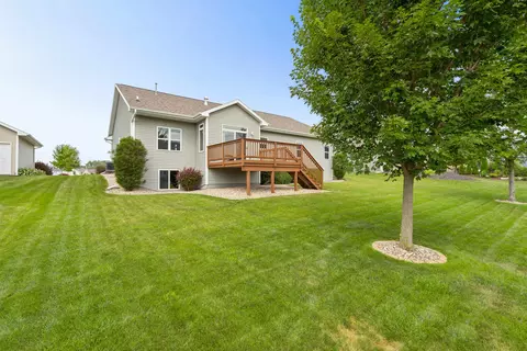 Exterior - 2127 W Kohl Dr, Appleton, WI 54913 photo 6 of 8