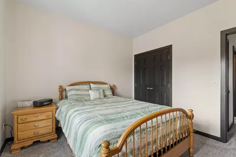 Bedroom - 2127 W Kohl Dr, Appleton, WI 54913 photo 4 of 6
