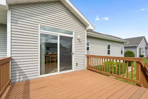 Exterior - 2127 W Kohl Dr, Appleton, WI 54913 photo 4 of 8