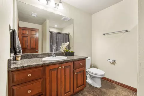 Bath - 4866 N Wren Dr, Appleton, WI 54913 photo 4 of 4