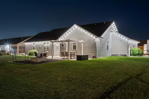 Exterior - 4866 N Wren Dr, Appleton, WI 54913 photo 18 of 19