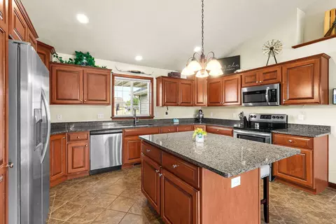 Kitchen - 4866 N Wren Dr, Appleton, WI 54913 photo 3 of 6