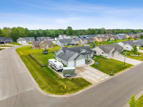 View/Area - 4866 N Wren Dr, Appleton, WI 54913 photo 1 of 10