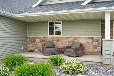 Exterior - 4866 N Wren Dr, Appleton, WI 54913 photo 15 of 19