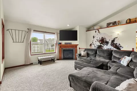 Living - 4866 N Wren Dr, Appleton, WI 54913 photo 2 of 3