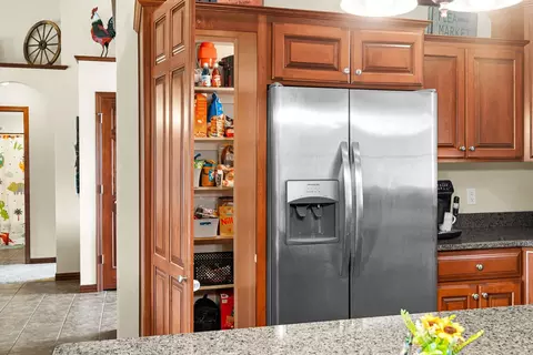 Kitchen - 4866 N Wren Dr, Appleton, WI 54913 photo 6 of 6