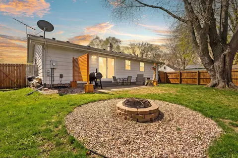 Exterior - 546 E Coolidge Ave, Appleton, WI 54915 photo 2 of 7