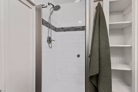 Bath - 546 E Coolidge Ave, Appleton, WI 54915 photo 2 of 3