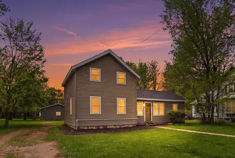 600 Royalton St, Waupaca, WI 54981