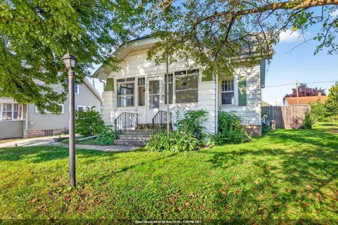 521 Wilson St, Little Chute, WI 54140